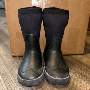 Bogs grasp pull on insulated boot - like new